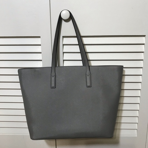 🎉NWT🎉Marc Jacobs Large Grey Saffiano Tote Bag - Picture 2 of 8